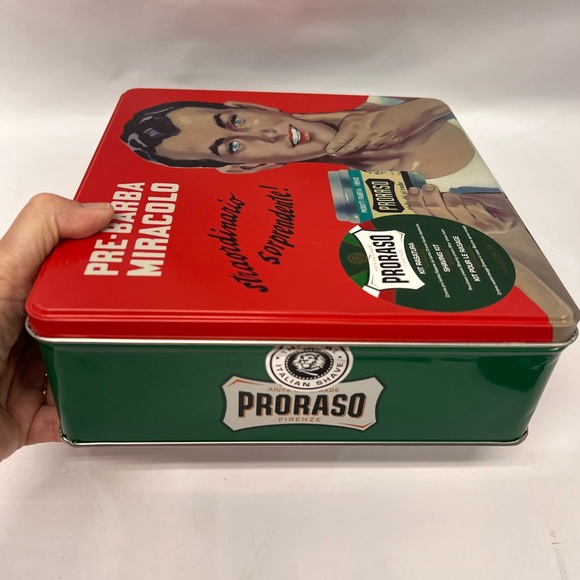 The Complete Kit for the Perfect Shave in a decorative Tin. - Picture 3 of 8